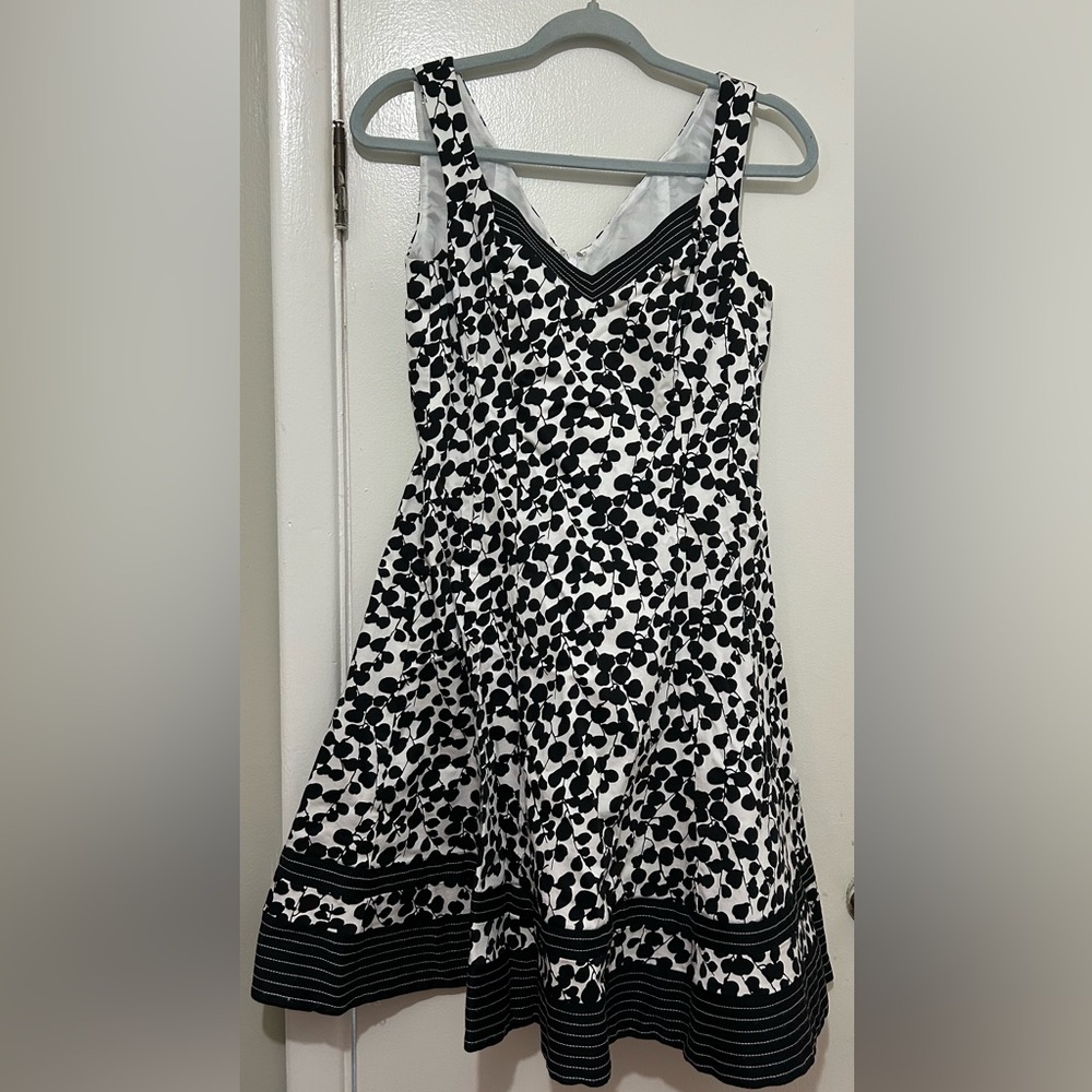 NWOT Jones Studio black & white dress size 8
